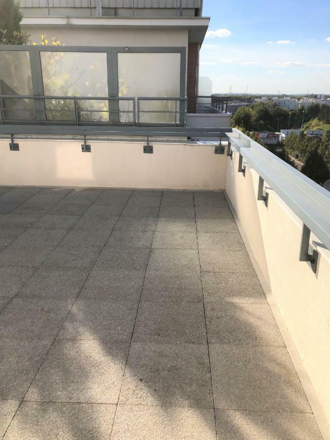 Bel Appartement De 2 Chambres A 40 Min De Paris Courcouronnes Ngoại thất bức ảnh